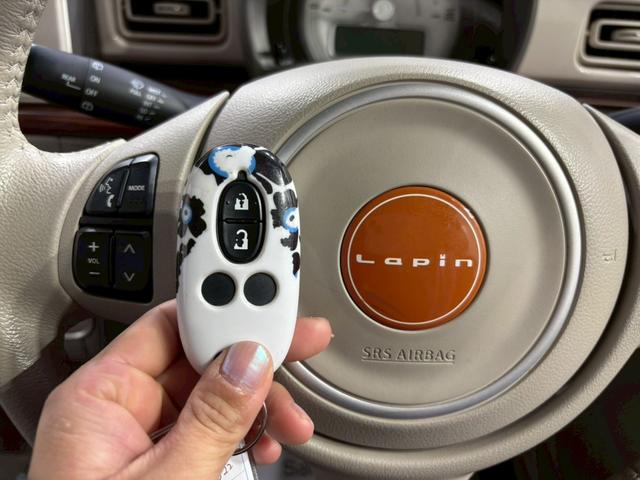 アルトラパン Ｓセレクション　ＥＴＣ　衝突被害軽減システム　オートライト　ＨＩＤ　スマートキー　アイドリングストップ　電動格納ミラー　シートヒーター　ベンチシート　ＣＶＴ　盗難防止システム　ＡＢＳ　ＥＳＣ　ＣＤ　衝突安全ボディ（36枚目）