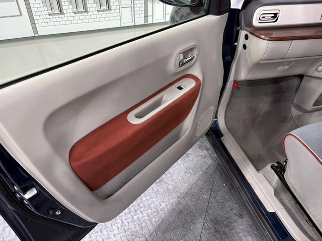 アルトラパン Ｓセレクション　ＥＴＣ　衝突被害軽減システム　オートライト　ＨＩＤ　スマートキー　アイドリングストップ　電動格納ミラー　シートヒーター　ベンチシート　ＣＶＴ　盗難防止システム　ＡＢＳ　ＥＳＣ　ＣＤ　衝突安全ボディ（40枚目）