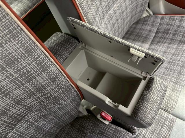 アルトラパン Ｓセレクション　ＥＴＣ　衝突被害軽減システム　オートライト　ＨＩＤ　スマートキー　アイドリングストップ　電動格納ミラー　シートヒーター　ベンチシート　ＣＶＴ　盗難防止システム　ＡＢＳ　ＥＳＣ　ＣＤ　衝突安全ボディ（46枚目）