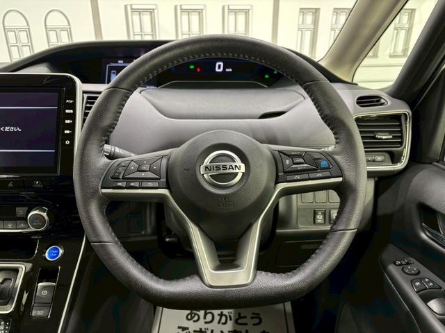 セレナ e-パワー ハイウェイスターV 全周囲カメラ クリアランスソナー オートクルーズコントロール 衝突被害軽減システム 両側電動スライドドア オートライト LEDヘッドランプ スマートキー 電動格納ミラー 3列シート ウォークスルー(3枚目)