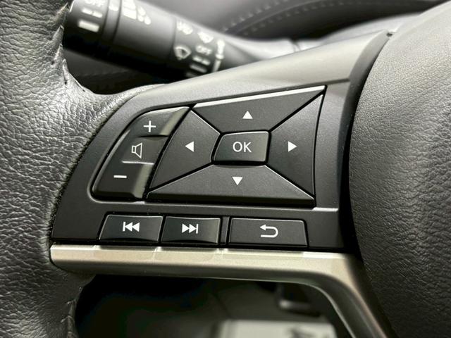 セレナ e-パワー ハイウェイスターV 全周囲カメラ クリアランスソナー オートクルーズコントロール 衝突被害軽減システム 両側電動スライドドア オートライト LEDヘッドランプ スマートキー 電動格納ミラー 3列シート ウォークスルー(9枚目)