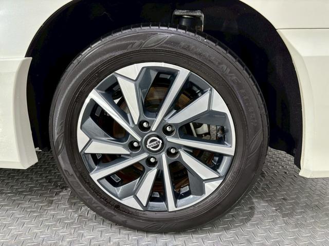 セレナ e-パワー ハイウェイスターV 全周囲カメラ クリアランスソナー オートクルーズコントロール 衝突被害軽減システム 両側電動スライドドア オートライト LEDヘッドランプ スマートキー 電動格納ミラー 3列シート ウォークスルー(21枚目)