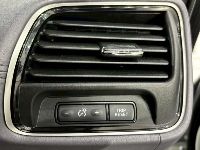 セレナ e-パワー ハイウェイスターV 全周囲カメラ クリアランスソナー オートクルーズコントロール 衝突被害軽減システム 両側電動スライドドア オートライト LEDヘッドランプ スマートキー 電動格納ミラー 3列シート ウォークスルー(43枚目)