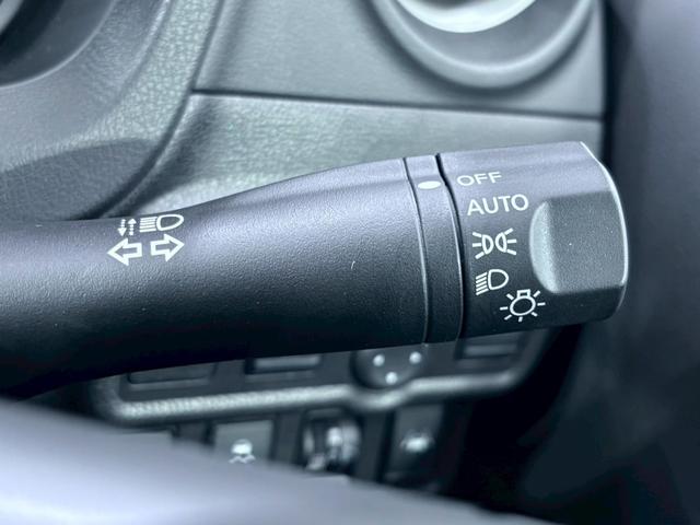 ノート X ETC クリアランスソナー レーンアシスト 衝突被害軽減システム オートライト スマートキー アイドリングストップ 電動格納ミラー CVT 盗難防止システム 衝突安全ボディ ABS ESC CD(39枚目)