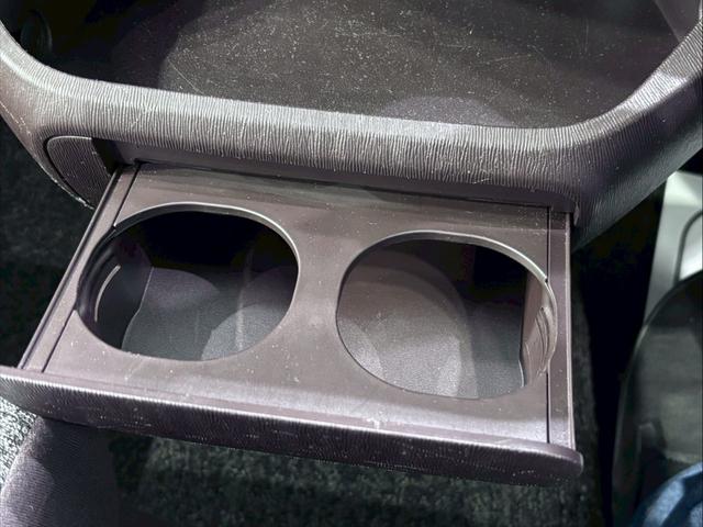 パッソ Ｘ　クツロギ　４ＷＤ　バックカメラ　ナビ　ＴＶ　スマートキー　電動格納ミラー　ＣＶＴ　盗難防止システム　衝突安全ボディ　ベンチシート　ＡＢＳ　ＣＤ　ＤＶＤ再生　ミュージックプレイヤー接続可　エアコン（22枚目）