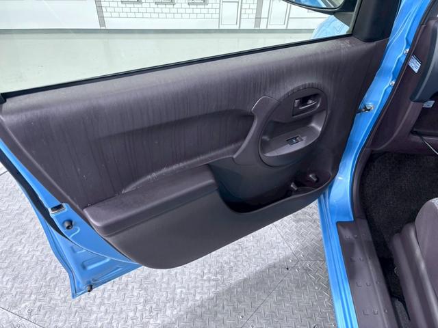 パッソ Ｘ　クツロギ　４ＷＤ　バックカメラ　ナビ　ＴＶ　スマートキー　電動格納ミラー　ＣＶＴ　盗難防止システム　衝突安全ボディ　ベンチシート　ＡＢＳ　ＣＤ　ＤＶＤ再生　ミュージックプレイヤー接続可　エアコン（37枚目）