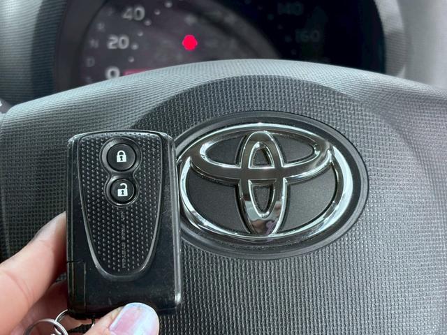 パッソ Ｘ　クツロギ　４ＷＤ　バックカメラ　ナビ　ＴＶ　スマートキー　電動格納ミラー　ＣＶＴ　盗難防止システム　衝突安全ボディ　ベンチシート　ＡＢＳ　ＣＤ　ＤＶＤ再生　ミュージックプレイヤー接続可　エアコン（44枚目）