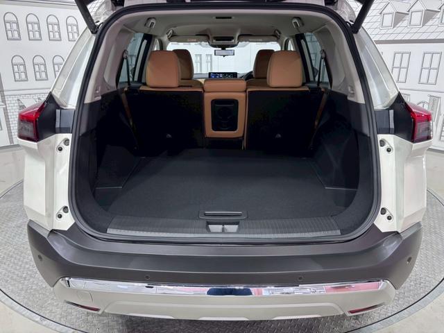 エクストレイル G e-4ORCE 4WD 全周囲カメラ クリアランスソナー レーンアシスト パワーシート 衝突被害軽減システム ナビ TV オートライト LEDヘッドランプ 電動リアゲート アルミホイール スマートキー(19枚目)