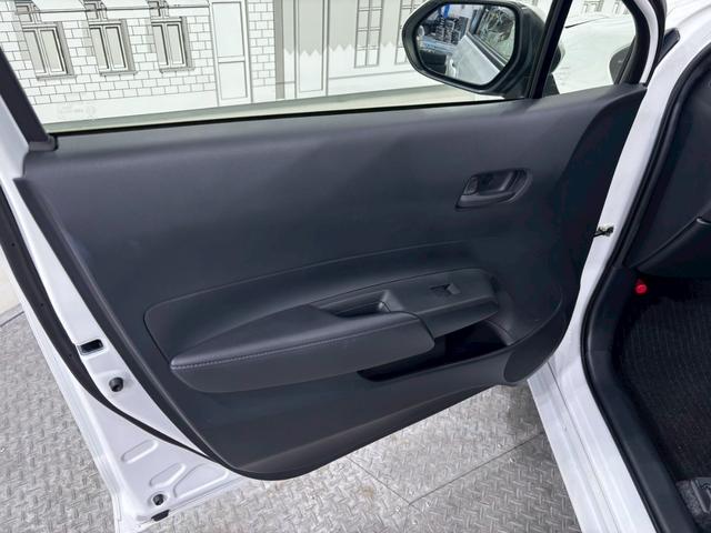 アクア X バックカメラ ナビ オートクルーズコントロール レーンアシスト 衝突被害軽減システム アルミホイール オートマチックハイビーム オートライト LEDヘッドランプ スマートキー 電動格納ミラー(41枚目)