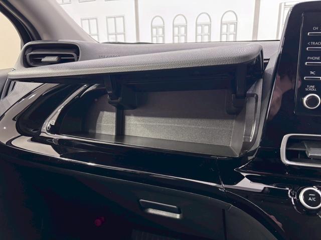 アクア X バックカメラ ナビ オートクルーズコントロール レーンアシスト 衝突被害軽減システム アルミホイール オートマチックハイビーム オートライト LEDヘッドランプ スマートキー 電動格納ミラー(49枚目)