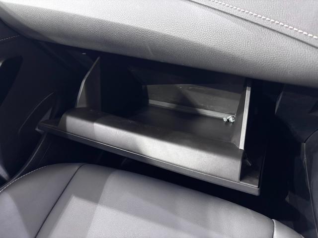 カローラツーリング ダブルバイビー　ＥＴＣ　バックカメラ　ナビ　ＴＶ　オートクルーズコントロール　レーンアシスト　衝突被害軽減システム　アルミホイール　オートマチックハイビーム　オートライト　ＬＥＤヘッドランプ　スマートキー（46枚目）