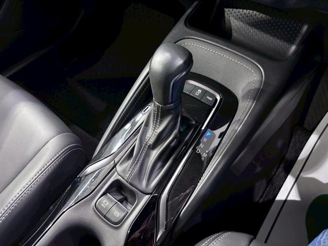 カローラツーリング ダブルバイビー　バックカメラ　ナビ　オートクルーズコントロール　レーンアシスト　衝突被害軽減システム　アルミホイール　オートマチックハイビーム　オートライト　ＬＥＤヘッドランプ　スマートキー　電動格納ミラー　ＣＶＴ（6枚目）