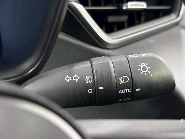 カローラツーリング ダブルバイビー　バックカメラ　ナビ　オートクルーズコントロール　レーンアシスト　衝突被害軽減システム　アルミホイール　オートマチックハイビーム　オートライト　ＬＥＤヘッドランプ　スマートキー　電動格納ミラー　ＣＶＴ（10枚目）