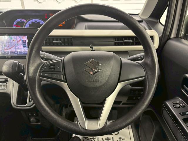 ワゴンＲ ハイブリッドＦＸ　４ＷＤ　全周囲カメラ　ナビ　ＴＶ　レーンアシスト　衝突被害軽減システム　オートライト　スマートキー　アイドリングストップ　電動格納ミラー　シートヒーター　ベンチシート　ＣＶＴ　盗難防止システム　ＡＢＳ（3枚目）