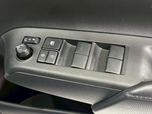 アクア Ｘ　４ＷＤ　ＥＴＣ　ナビ　オートクルーズコントロール　レーンアシスト　衝突被害軽減システム　オートマチックハイビーム　オートライト　ＬＥＤヘッドランプ　スマートキー　電動格納ミラー　１００Ｖ電源　ＣＶＴ（10枚目）