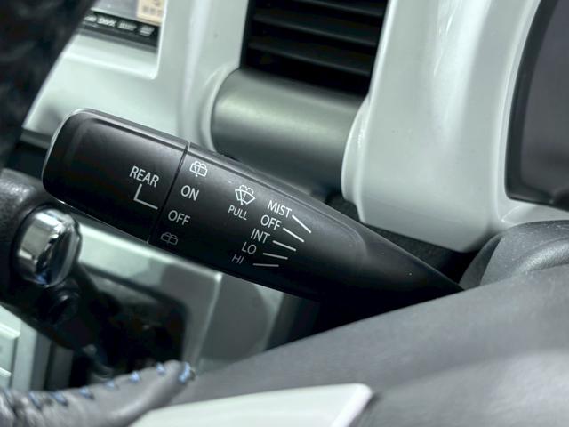 フレアクロスオーバー ＸＳ　ＥＴＣ　バックカメラ　ナビ　ＴＶ　衝突被害軽減システム　オートライト　ＨＩＤ　スマートキー　アイドリングストップ　電動格納ミラー　シートヒーター　ベンチシート　ＣＶＴ　ＡＢＳ　ＥＳＣ　ＣＤ　ＤＶＤ再生（10枚目）