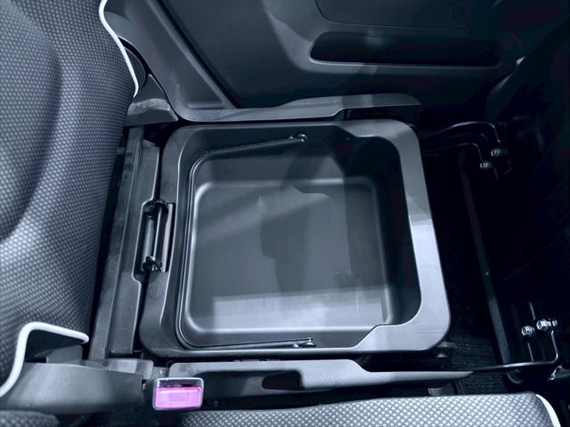 フレアクロスオーバー ＸＳ　ＥＴＣ　バックカメラ　ナビ　ＴＶ　衝突被害軽減システム　オートライト　ＨＩＤ　スマートキー　アイドリングストップ　電動格納ミラー　シートヒーター　ベンチシート　ＣＶＴ　ＡＢＳ　ＥＳＣ　ＣＤ　ＤＶＤ再生（40枚目）