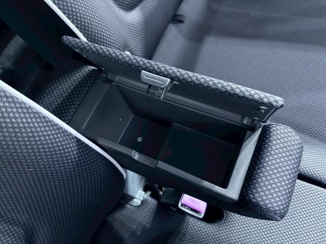 フレアクロスオーバー ＸＳ　ＥＴＣ　バックカメラ　ナビ　ＴＶ　衝突被害軽減システム　オートライト　ＨＩＤ　スマートキー　アイドリングストップ　電動格納ミラー　シートヒーター　ベンチシート　ＣＶＴ　ＡＢＳ　ＥＳＣ　ＣＤ　ＤＶＤ再生（46枚目）