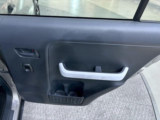 フレアクロスオーバー ＸＳ　ＥＴＣ　バックカメラ　ナビ　ＴＶ　衝突被害軽減システム　オートライト　ＨＩＤ　スマートキー　アイドリングストップ　電動格納ミラー　シートヒーター　ベンチシート　ＣＶＴ　ＡＢＳ　ＥＳＣ　ＣＤ　ＤＶＤ再生（48枚目）