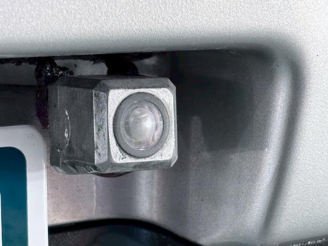 フレアクロスオーバー ＸＳ　ＥＴＣ　バックカメラ　ナビ　ＴＶ　衝突被害軽減システム　オートライト　ＨＩＤ　スマートキー　アイドリングストップ　電動格納ミラー　シートヒーター　ベンチシート　ＣＶＴ　ＡＢＳ　ＥＳＣ　ＣＤ　ＤＶＤ再生（52枚目）