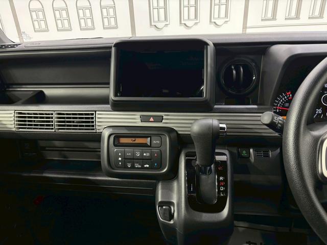 Ｎ－ＶＡＮ ファン・ターボ　ＣＶＴ　衝突被害軽減システム　クリアランスソナー　オートクルーズコントロール　レーンアシスト　バックカメラ　両側スライドドア　スマートキー　アイドリングストップ　電動格納ミラー　オートライト（31枚目）