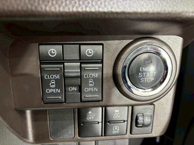 両側電動スライドドア装備！運転席よりボタン一つで開閉可能でございます。