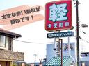 ファッションスタイル　バックカメラ　両側スライド・片側電動　クリアランスソナー　オートクルーズコントロール　レーンアシスト　衝突被害軽減システム　オートライト　ＬＥＤヘッドランプ　スマートキー　アイドリングストップ（68枚目）