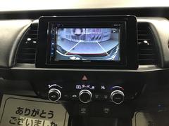 バックカメラ装着済！死角になりやすい後方もとても見やすいです☆車庫入れに自信がない方や縦列駐車が苦手な方にも、オススメな機能です！安心度もアップ！ 4