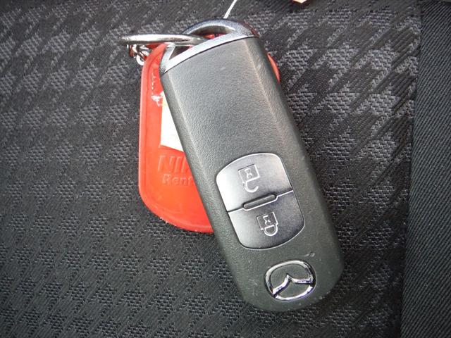 13S 4WD!禁煙!スマートシティブレーキサポート!メーカーナビ!BSM!パーキングセンサー!Bluetooth!USB!アドバンストキー!プッシュスタート!ETC!アイドリングストップ!スポーツモード!(32枚目)