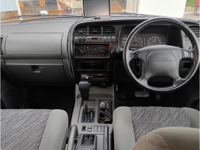 ビッグホーン ＸＳプレジール　ロング☆４ＷＤ☆禁煙☆修復歴無☆　☆ディーゼル☆ポータブルオーディオ☆ＴＶ☆バックカメラ☆ＥＴＣ☆サイドステップ☆背面タイヤ☆走行９．３万Ｋｍ☆修復歴無☆車検８年１２月☆（5枚目）