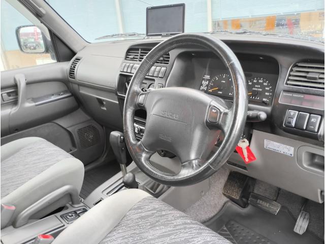 ビッグホーン ＸＳプレジール　ロング☆４ＷＤ☆禁煙☆修復歴無☆　☆ディーゼル☆ポータブルオーディオ☆ＴＶ☆バックカメラ☆ＥＴＣ☆サイドステップ☆背面タイヤ☆走行９．３万Ｋｍ☆修復歴無☆車検８年１２月☆（24枚目）