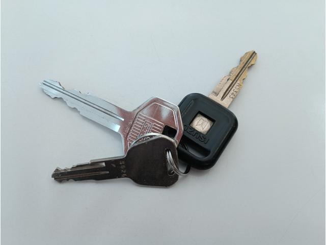 ビッグホーン ＸＳプレジール　ロング☆４ＷＤ☆禁煙☆修復歴無☆　☆ディーゼル☆ポータブルオーディオ☆ＴＶ☆バックカメラ☆ＥＴＣ☆サイドステップ☆背面タイヤ☆走行９．３万Ｋｍ☆修復歴無☆車検８年１２月☆（57枚目）