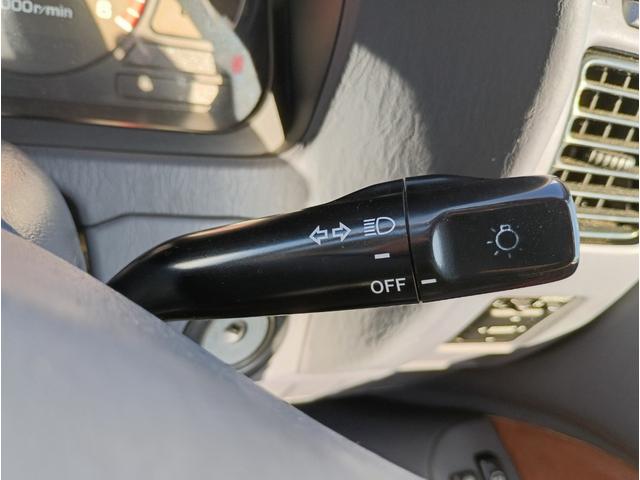 ランドクルーザープラド TX パッケージIII☆4WD☆禁煙☆修復歴無☆ ☆ムーンルーフ動作確認済☆ヴィンテージレザー調シートカバー☆ETC☆ルーフレール☆社外グリル&ヘッドライト☆DEANクロスカントリー&BFグッドリッチホワイトレター☆(28枚目)