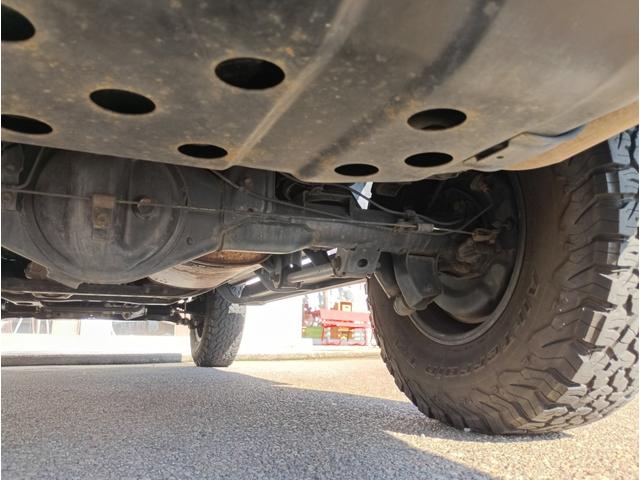 ランドクルーザープラド TX パッケージIII☆4WD☆禁煙☆修復歴無☆ ☆ムーンルーフ動作確認済☆ヴィンテージレザー調シートカバー☆ETC☆ルーフレール☆社外グリル&ヘッドライト☆DEANクロスカントリー&BFグッドリッチホワイトレター☆(52枚目)