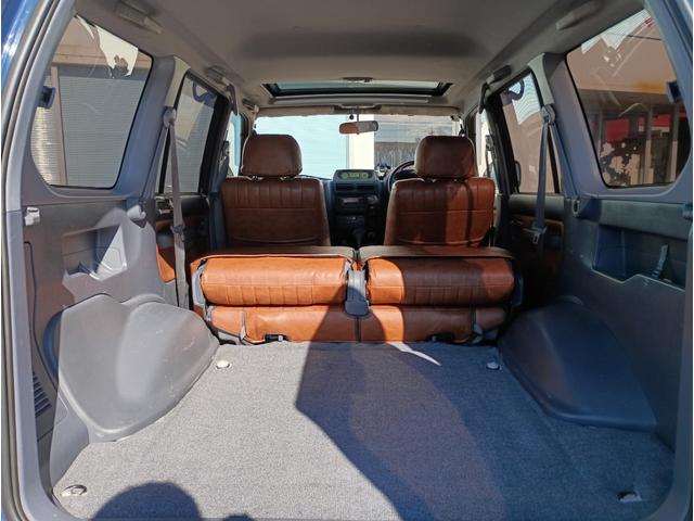 ランドクルーザープラド TX パッケージIII☆4WD☆禁煙☆修復歴無☆ ☆ムーンルーフ動作確認済☆ヴィンテージレザー調シートカバー☆ETC☆ルーフレール☆社外グリル&ヘッドライト☆DEANクロスカントリー&BFグッドリッチホワイトレター☆(60枚目)