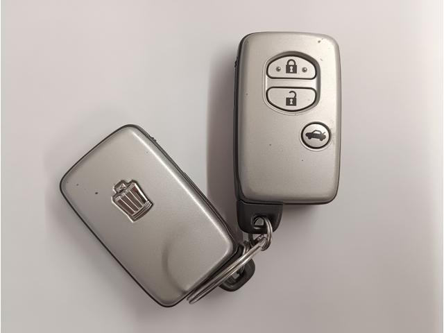 クラウン ロイヤルサルーンi-Four Uパッケージ☆4WD☆ ☆サンルーフ☆メーカーナビ☆フルセグTV☆Bluetooth☆バックカメラ☆本革シート☆パワーシート☆シートベンチレーション☆シートヒーター☆スマートキー2個☆プッシュスタート☆ドラレコ☆ETC☆(8枚目)