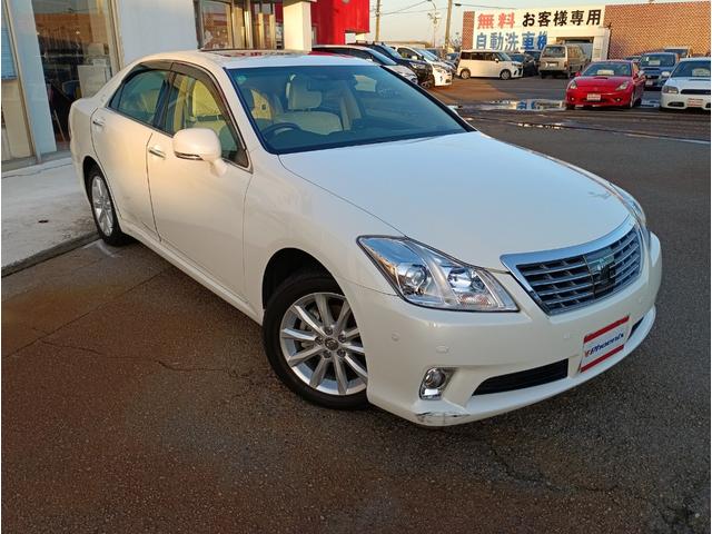 クラウン ロイヤルサルーンi-Four Uパッケージ☆4WD☆ ☆サンルーフ☆メーカーナビ☆フルセグTV☆Bluetooth☆バックカメラ☆本革シート☆パワーシート☆シートベンチレーション☆シートヒーター☆スマートキー2個☆プッシュスタート☆ドラレコ☆ETC☆(10枚目)