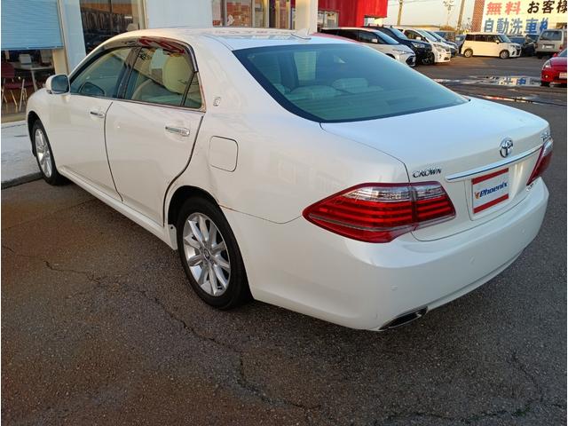 クラウン ロイヤルサルーンi-Four Uパッケージ☆4WD☆ ☆サンルーフ☆メーカーナビ☆フルセグTV☆Bluetooth☆バックカメラ☆本革シート☆パワーシート☆シートベンチレーション☆シートヒーター☆スマートキー2個☆プッシュスタート☆ドラレコ☆ETC☆(15枚目)