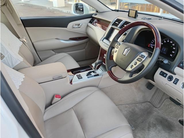 クラウン ロイヤルサルーンi-Four Uパッケージ☆4WD☆ ☆サンルーフ☆メーカーナビ☆フルセグTV☆Bluetooth☆バックカメラ☆本革シート☆パワーシート☆シートベンチレーション☆シートヒーター☆スマートキー2個☆プッシュスタート☆ドラレコ☆ETC☆(22枚目)