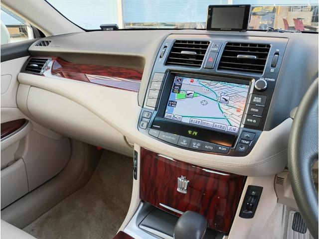 クラウン ロイヤルサルーンi-Four Uパッケージ☆4WD☆ ☆サンルーフ☆メーカーナビ☆フルセグTV☆Bluetooth☆バックカメラ☆本革シート☆パワーシート☆シートベンチレーション☆シートヒーター☆スマートキー2個☆プッシュスタート☆ドラレコ☆ETC☆(24枚目)