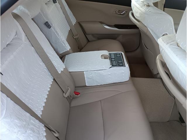 クラウン ロイヤルサルーンi-Four Uパッケージ☆4WD☆ ☆サンルーフ☆メーカーナビ☆フルセグTV☆Bluetooth☆バックカメラ☆本革シート☆パワーシート☆シートベンチレーション☆シートヒーター☆スマートキー2個☆プッシュスタート☆ドラレコ☆ETC☆(50枚目)