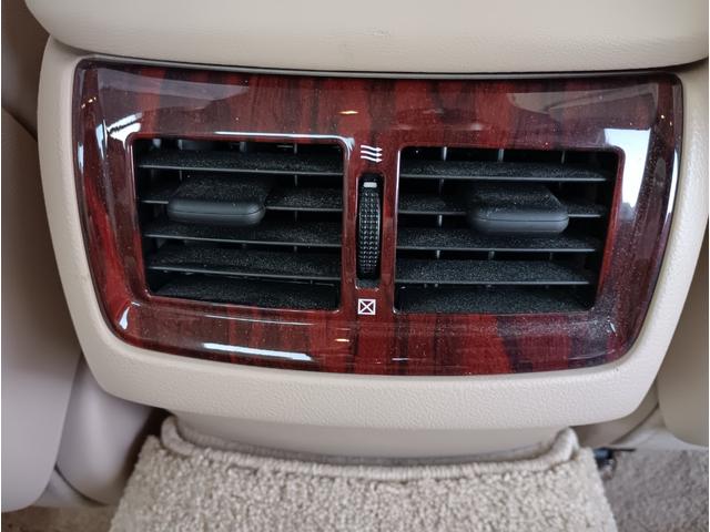 クラウン ロイヤルサルーンi-Four Uパッケージ☆4WD☆ ☆サンルーフ☆メーカーナビ☆フルセグTV☆Bluetooth☆バックカメラ☆本革シート☆パワーシート☆シートベンチレーション☆シートヒーター☆スマートキー2個☆プッシュスタート☆ドラレコ☆ETC☆(52枚目)