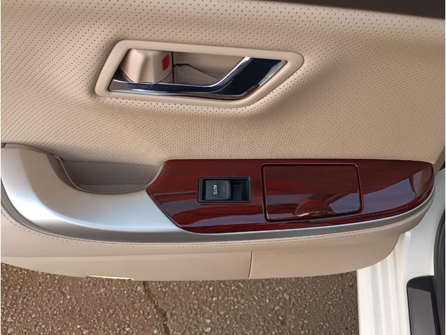 クラウン ロイヤルサルーンi-Four Uパッケージ☆4WD☆ ☆サンルーフ☆メーカーナビ☆フルセグTV☆Bluetooth☆バックカメラ☆本革シート☆パワーシート☆シートベンチレーション☆シートヒーター☆スマートキー2個☆プッシュスタート☆ドラレコ☆ETC☆(56枚目)