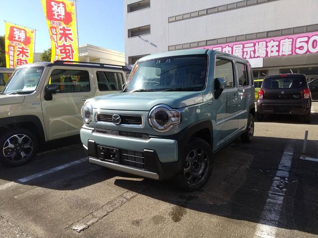 ハイブリッドＸＧ　届出済未使用車　ＣＶＴ　４ＷＤ　衝突軽減ブレーキ　盗難防止システム　シートヒーター　アイドリングストップ　オートエアコン　スマートキー　ハイブリット(3枚目)