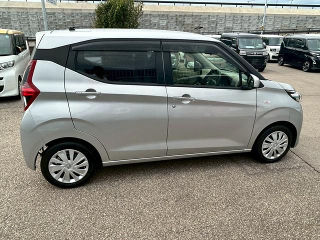 デイズ Ｓ　運転席エアバッグ　ｉ－ＳＴＯＰ　コーナーソナー　横滑り防止装置付　助手席エアバッグ　キーレスエントリーシステム　カーテンエアバック　オートハイビーム　エアコン　ＰＷ　ＰＳ　ベンチシート　オートライト（4枚目）