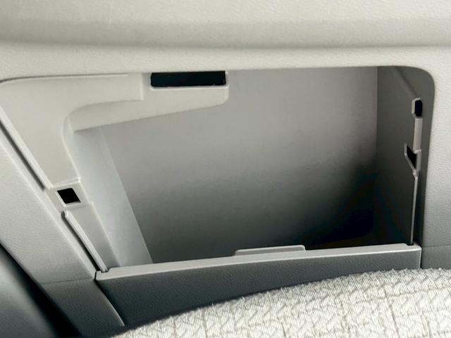 デイズ Ｓ　運転席エアバッグ　ｉ－ＳＴＯＰ　コーナーソナー　横滑り防止装置付　助手席エアバッグ　キーレスエントリーシステム　カーテンエアバック　オートハイビーム　エアコン　ＰＷ　ＰＳ　ベンチシート　オートライト（8枚目）