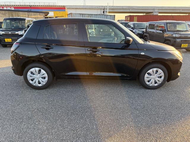 スイフト XG 登録済未使用車 スマートキー オートエアコン 盗難防止 サイドエアバッグ 電動格納式ドアミラー 横滑り防止 パワーステアリング パワーウインドウ エアコン エアバッグ ABS オートライト キーフリー(12枚目)