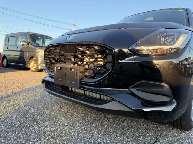 スイフト XG 登録済未使用車 スマートキー オートエアコン 盗難防止 サイドエアバッグ 電動格納式ドアミラー 横滑り防止 パワーステアリング パワーウインドウ エアコン エアバッグ ABS オートライト キーフリー(18枚目)