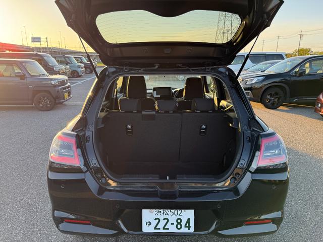 スイフト XG 登録済未使用車 スマートキー オートエアコン 盗難防止 サイドエアバッグ 電動格納式ドアミラー 横滑り防止 パワーステアリング パワーウインドウ エアコン エアバッグ ABS オートライト キーフリー(29枚目)