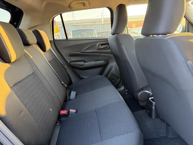 スイフト XG 登録済未使用車 スマートキー オートエアコン 盗難防止 サイドエアバッグ 電動格納式ドアミラー 横滑り防止 パワーステアリング パワーウインドウ エアコン エアバッグ ABS オートライト キーフリー(35枚目)